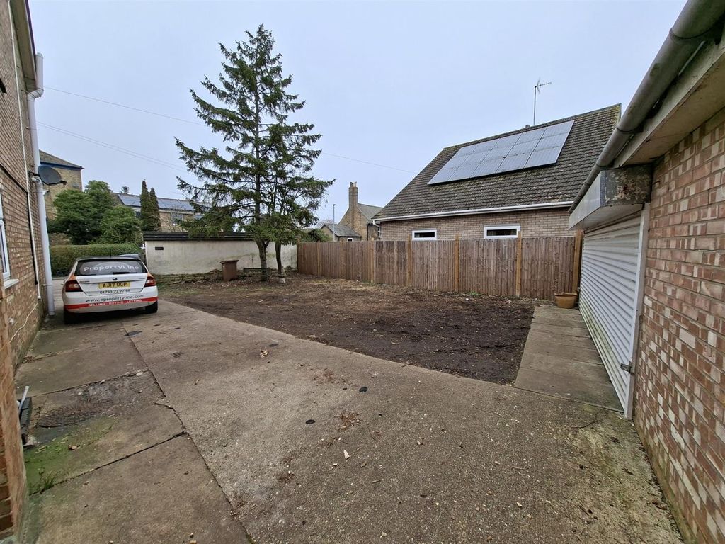 Property photo 2 of 35 Outside