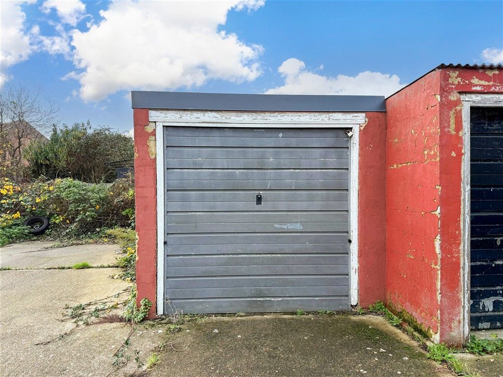 Property photo 1 of 4 Front