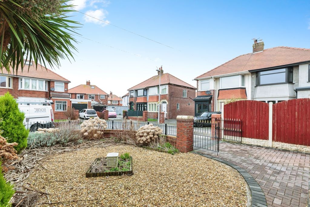 Property photo 2 of 24 Pbox-Img.Jpg