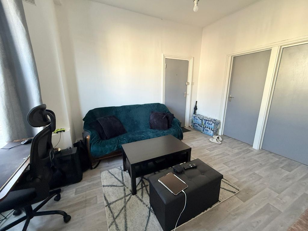 Property photo 3 of 11 Gallery