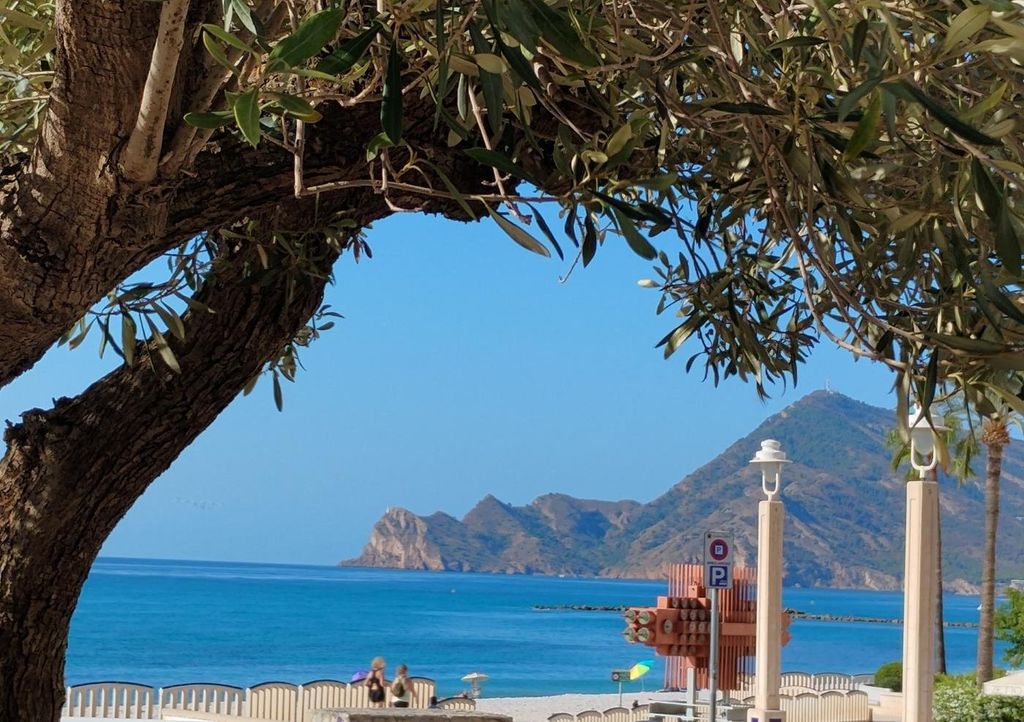 Property photo 2 of 31