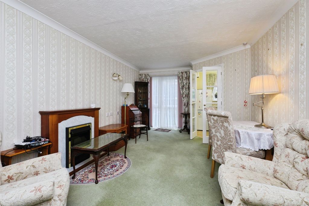 Property photo 2 of 12