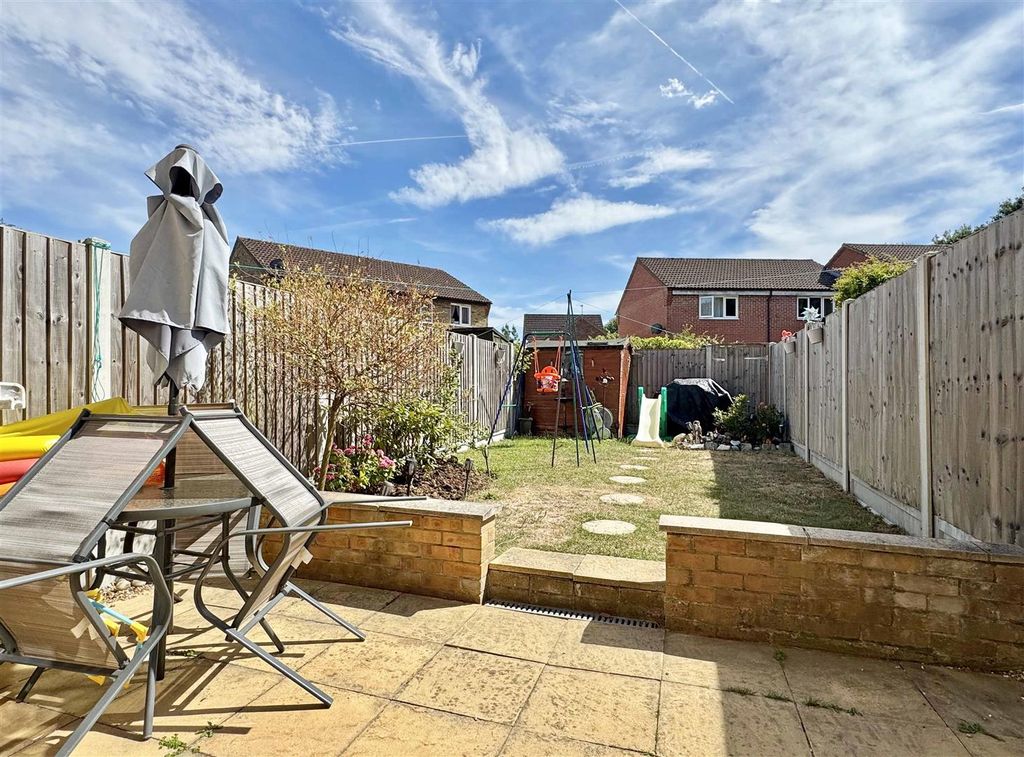 Property photo 2 of 13 Garden.Jpg