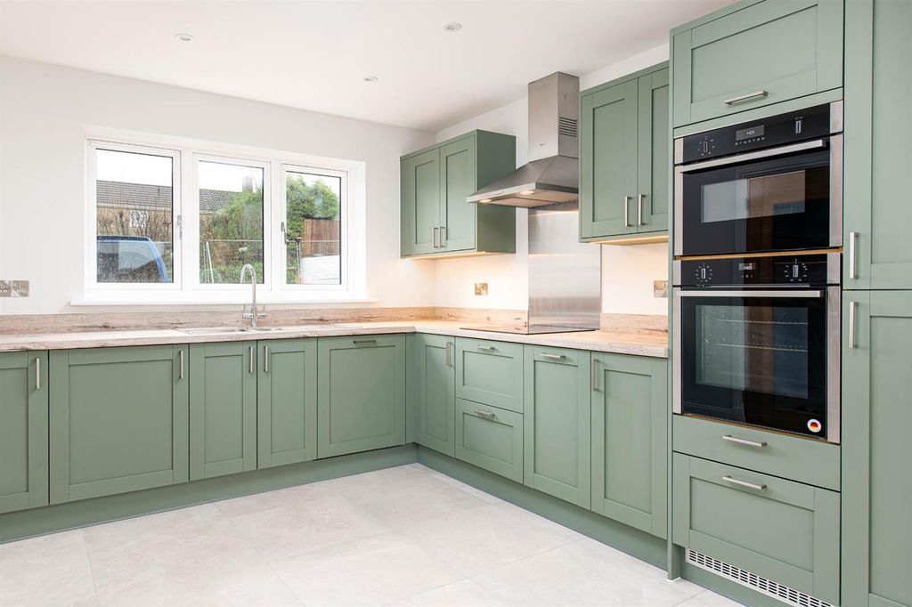 Property photo 2 of 18 Plot_12_Kitchen_2.Jpg