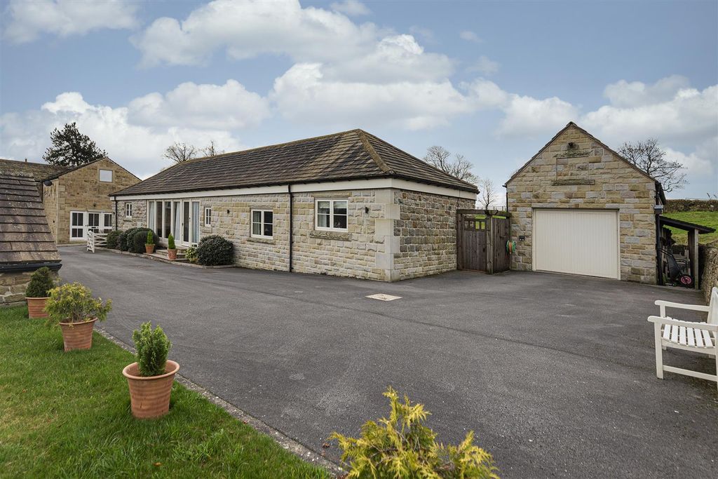Property photo 3 of 24 63.Jpg