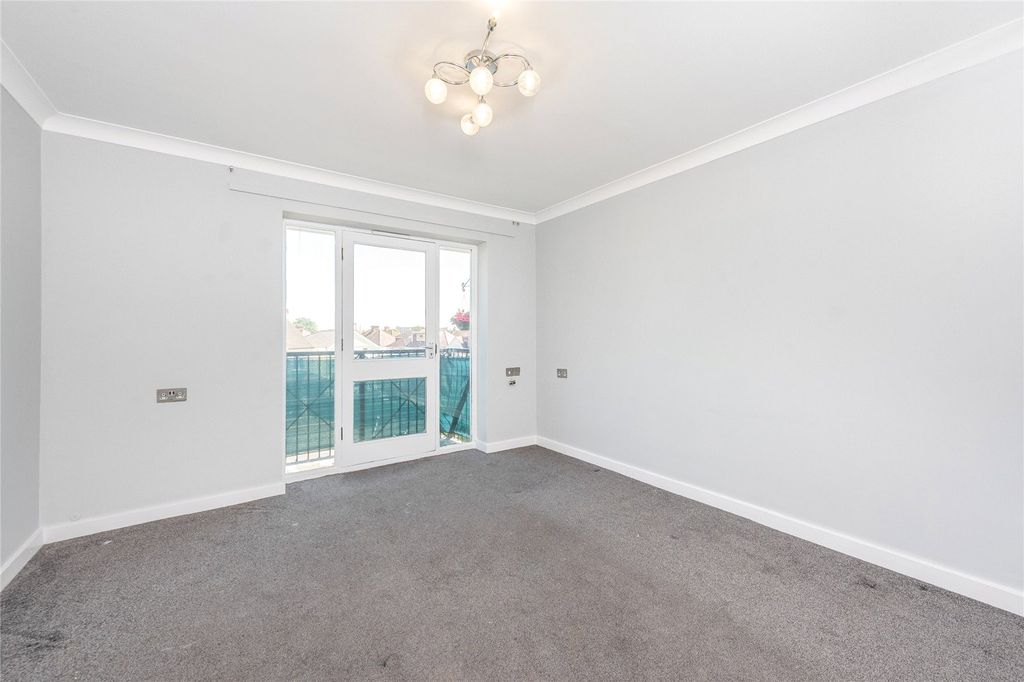 Property photo 3 of 10 Picture No. 14