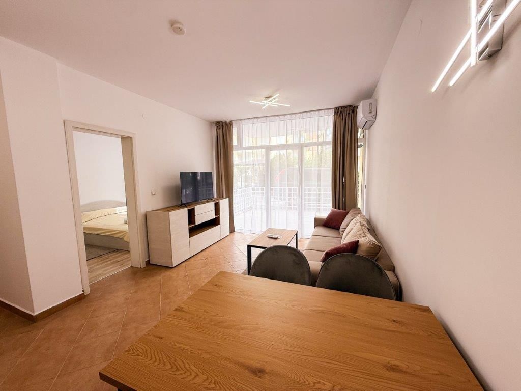 Property photo 2 of 34