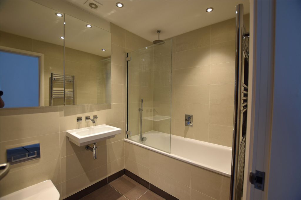 Property photo 3 of 6 Bathroom