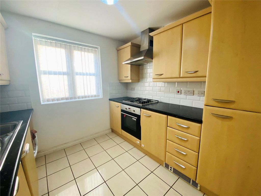 Property photo 2 of 14 Picture No. 10
