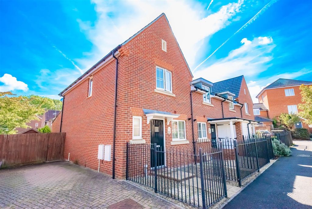 Property photo 1 of 11