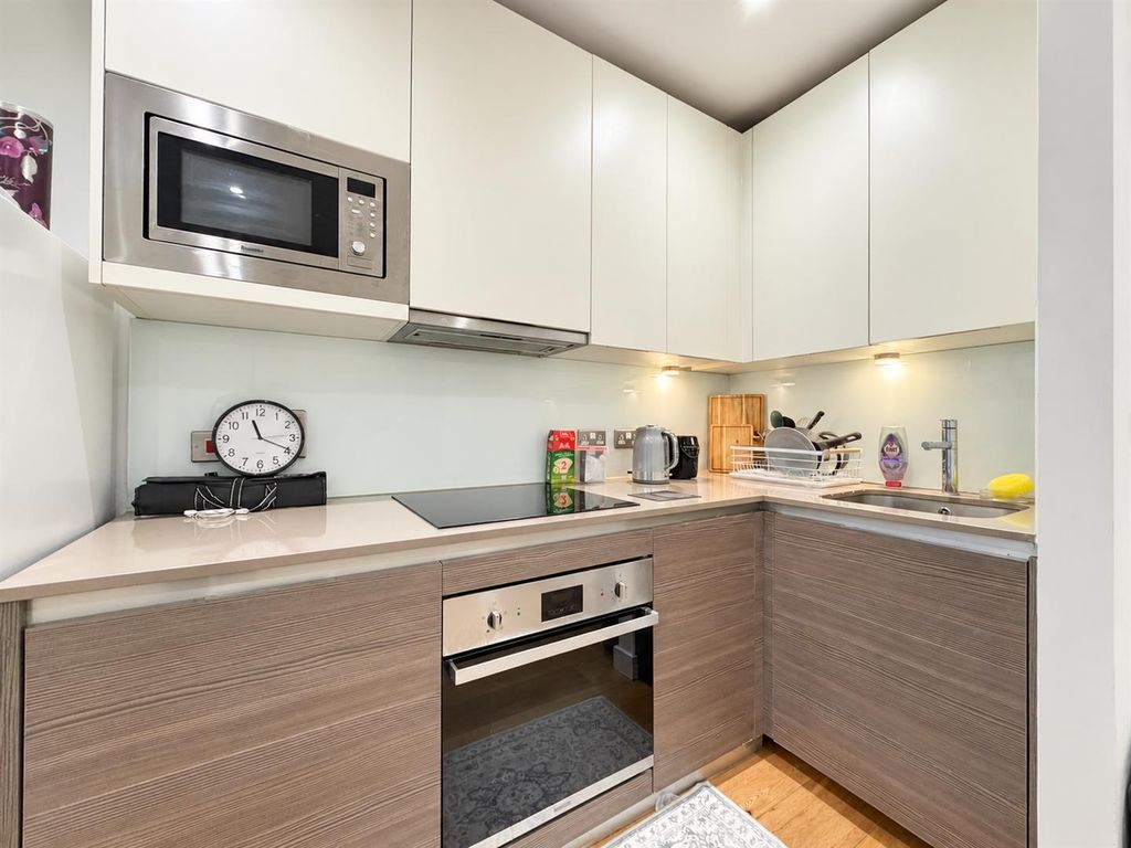 Property photo 1 of 9 Kitchen