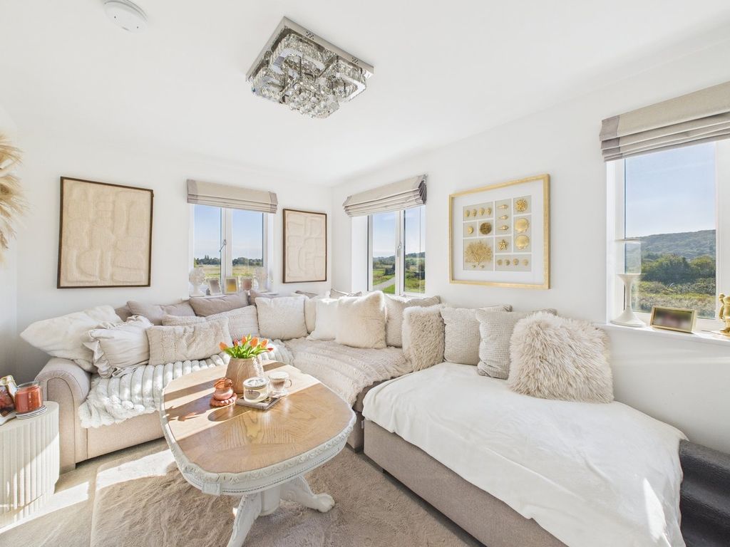 Property photo 2 of 24