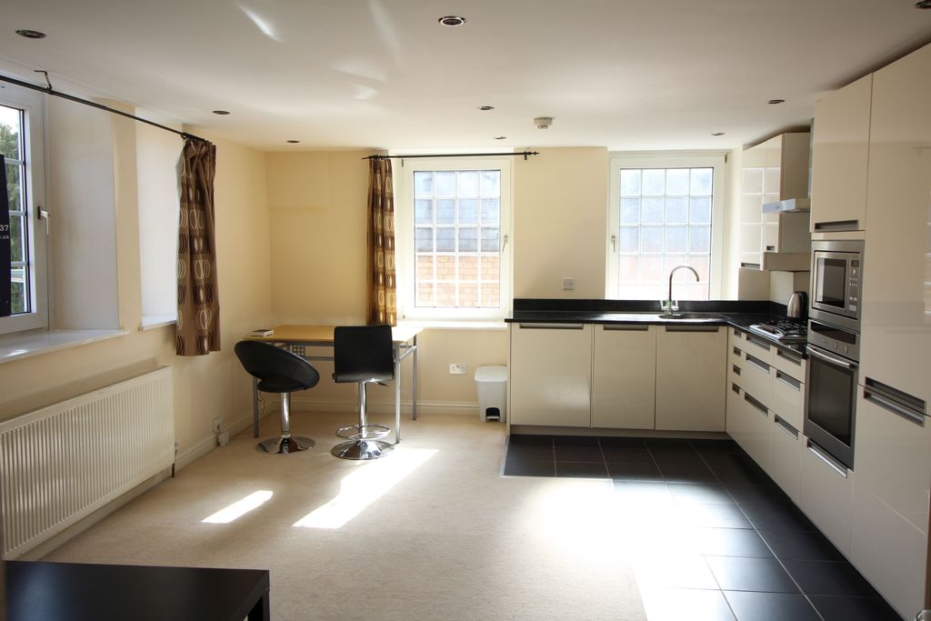 Property photo 2 of 6 Lounge