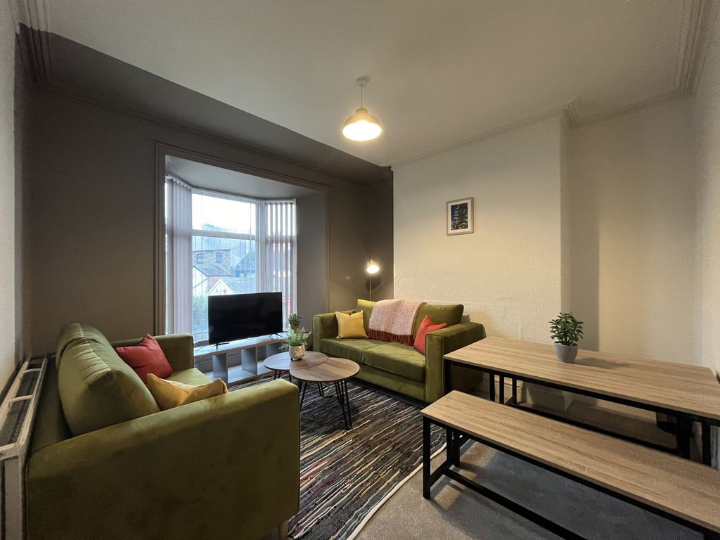 Property photo 2 of 6 Gallery