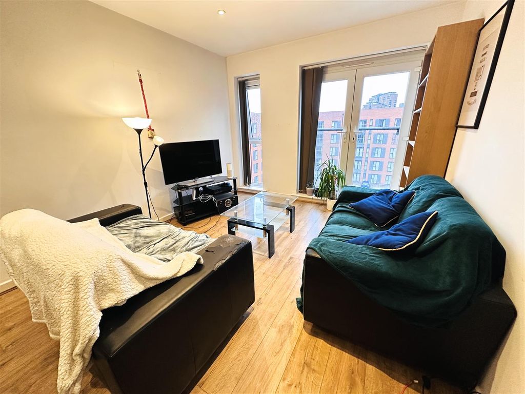 Property photo 2 of 11