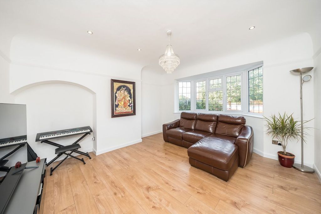 Property photo 2 of 7