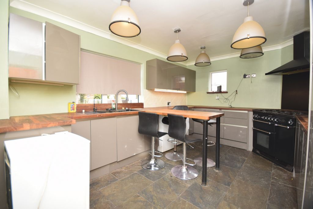 Property photo 2 of 13 Kitchen