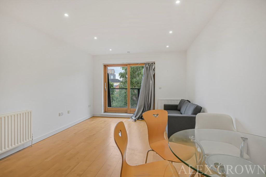 Property photo 3 of 10