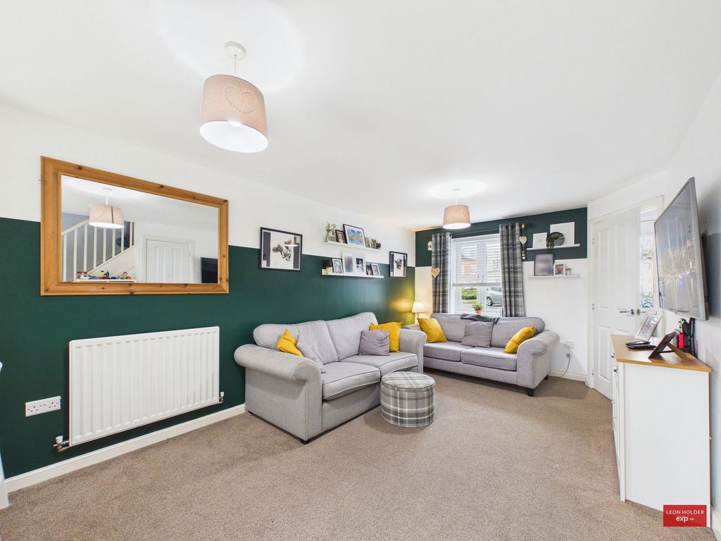 Property photo 2 of 21