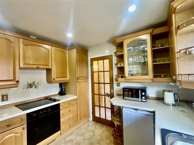 Property photo 3 of 19 Kitchen