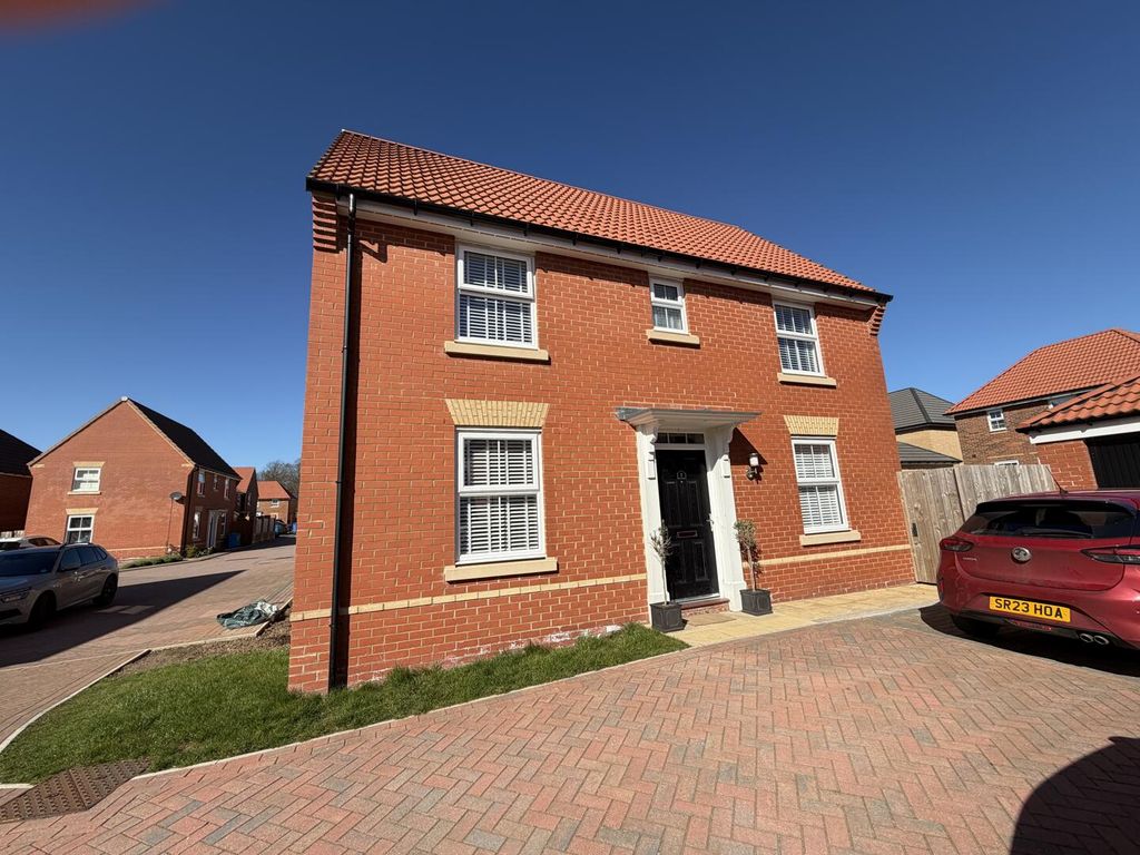 Property photo 3 of 28 Front (Exterior)