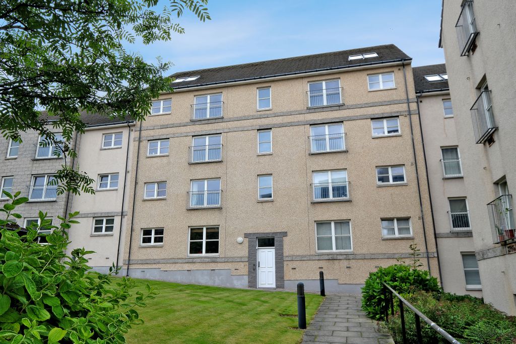 Property photo 1 of 21 01