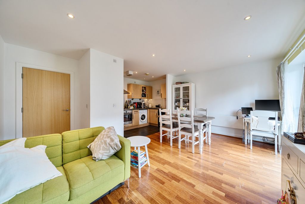 Property photo 2 of 16 Reception