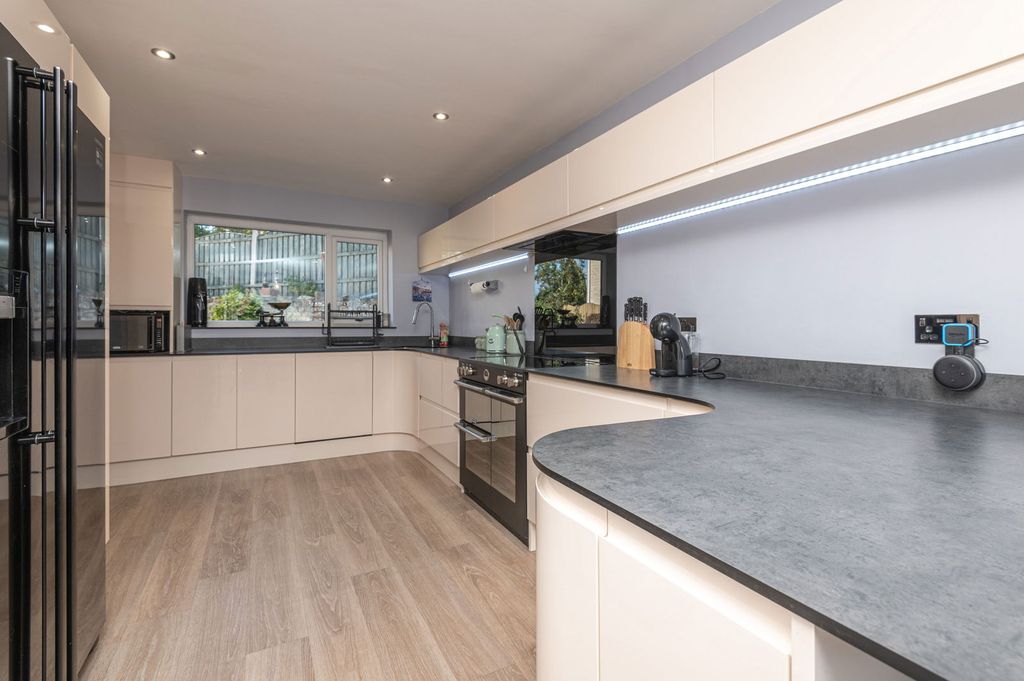 Property photo 1 of 29