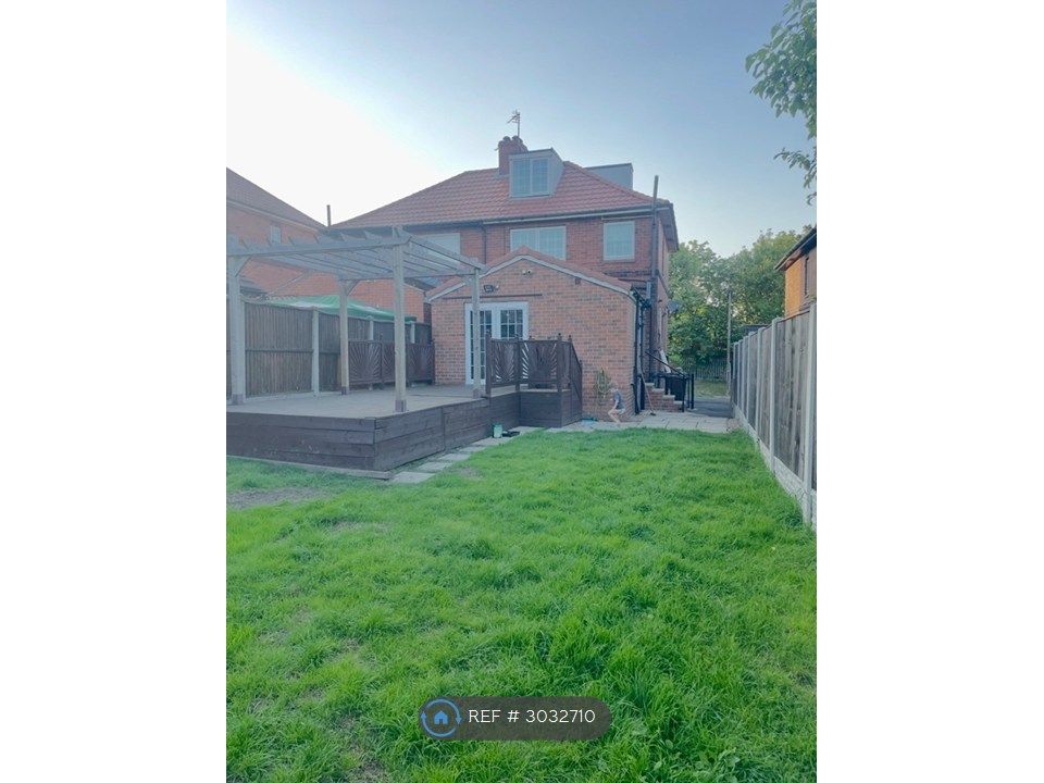 Property photo 2 of 27