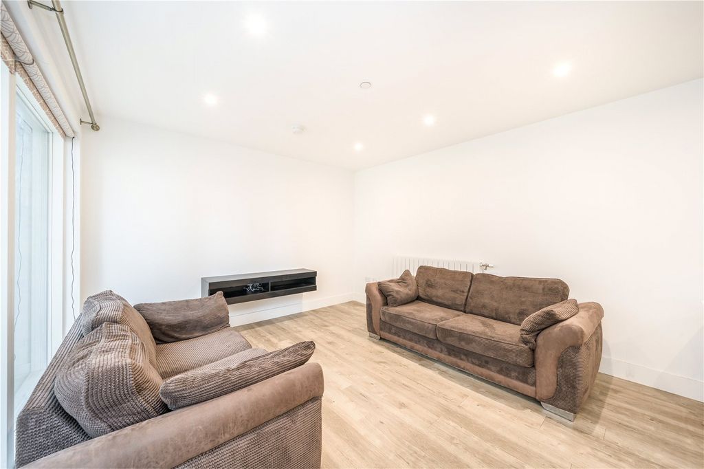Property photo 3 of 8 Picture No. 02