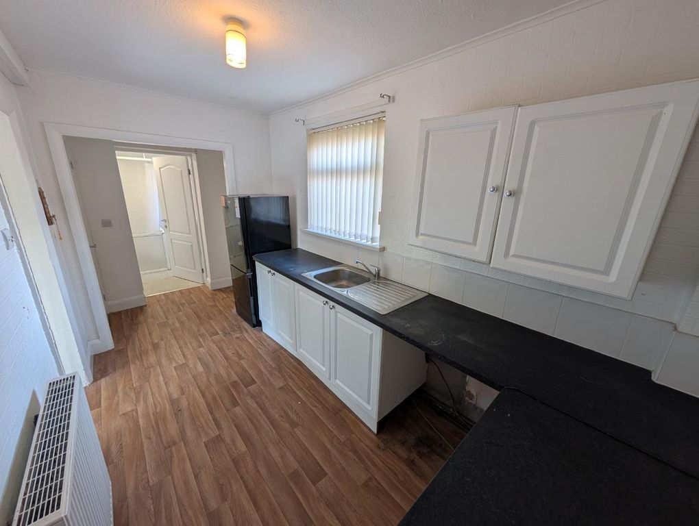Property photo 2 of 14 Kitchen