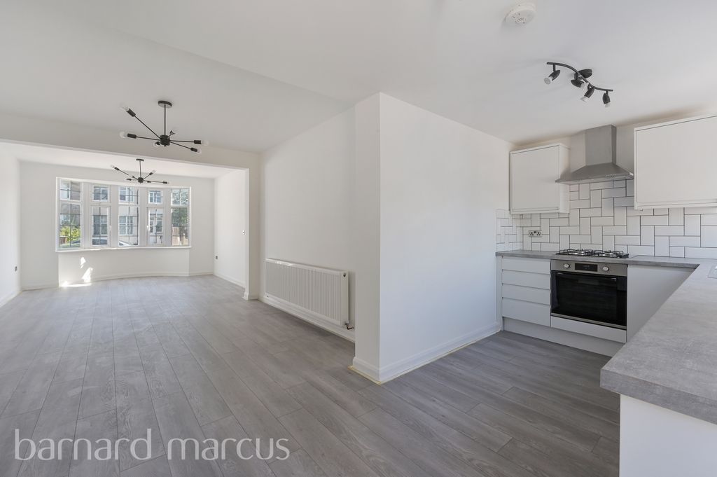 Property photo 1 of 8 Dining Room