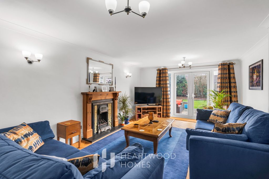 Property photo 2 of 27