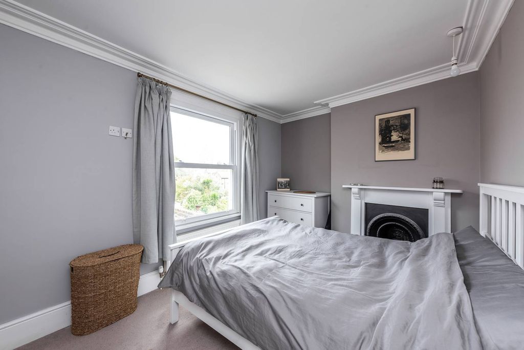 Property photo 1 of 8