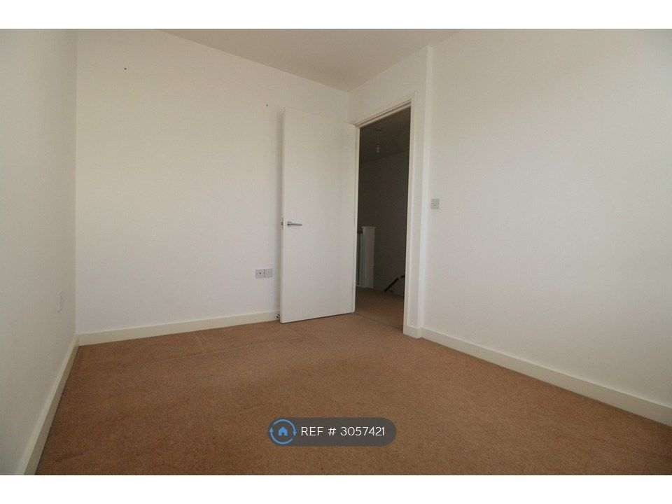 Property photo 2 of 31