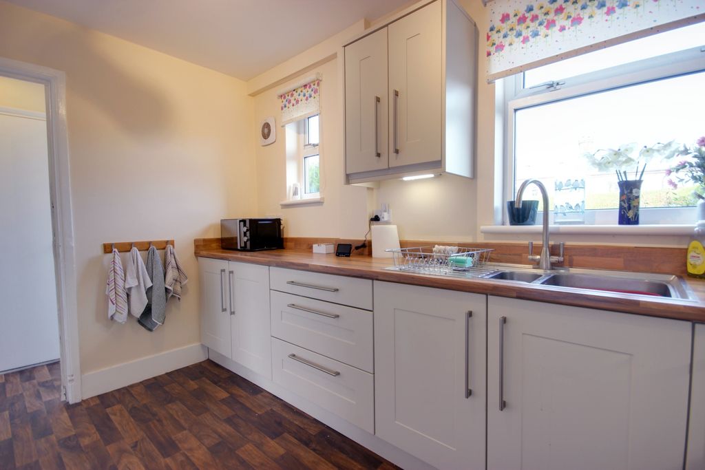 Property photo 3 of 16 1 Kit B