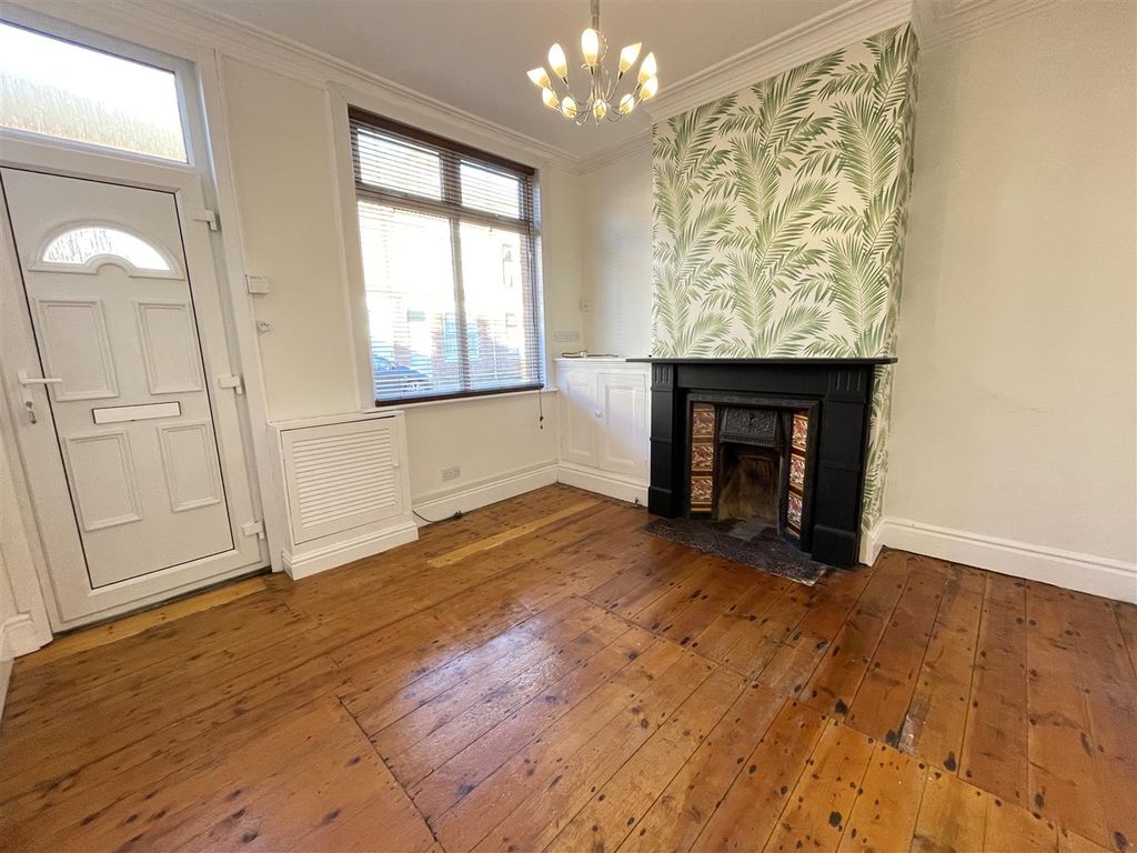 Property photo 3 of 8