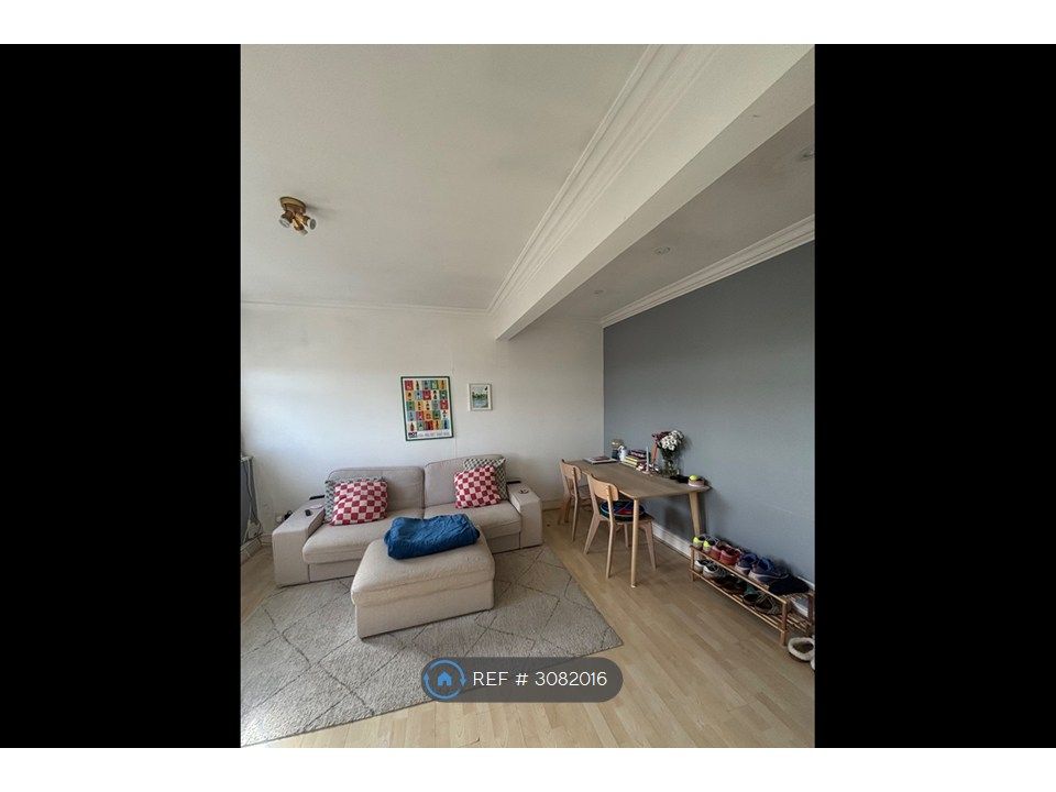 Property photo 2 of 10 Living Room