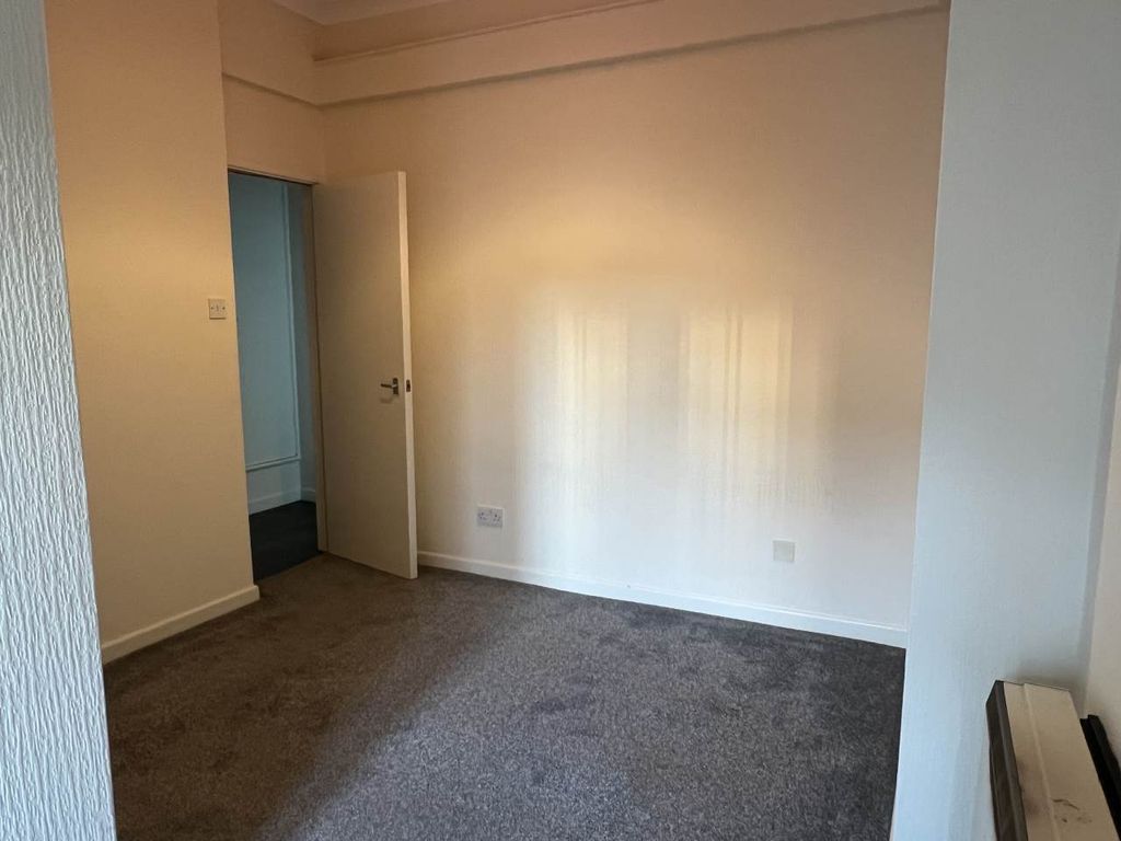 Property photo 2 of 8 Bedrom ii