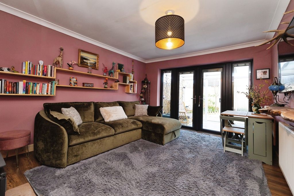 Property photo 3 of 15 Pbox-Img.Jpg