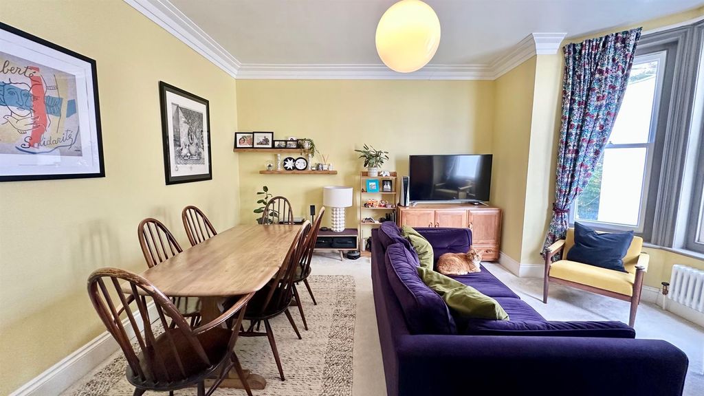 Property photo 1 of 28