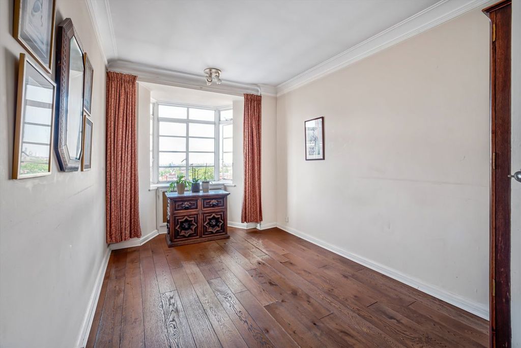 Property photo 3 of 6