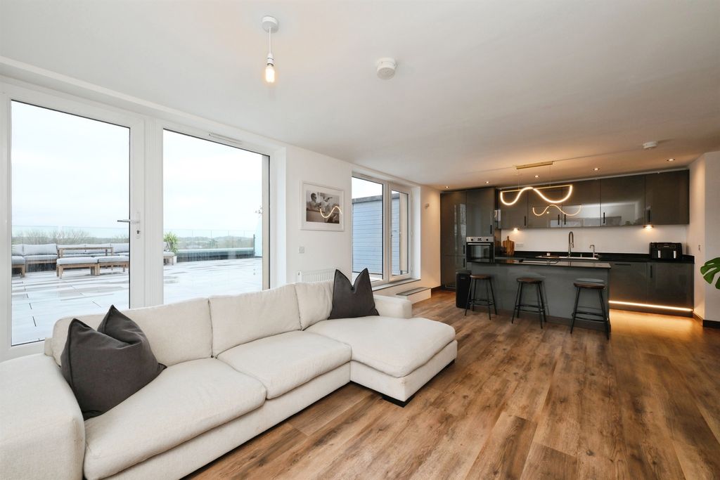 Additional image 4 of 1 bed flat for saleEdinburgh Gate, Harlow CM20