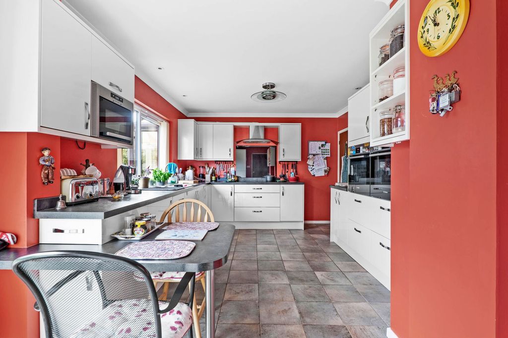 Property photo 2 of 35