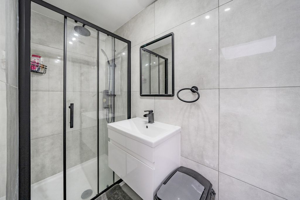 Property photo 3 of 20 1342221-19-68cc0F...