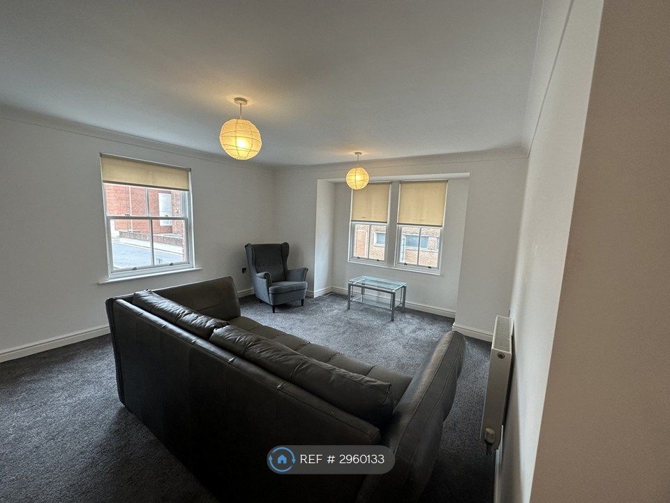 Property photo 3 of 11 Lounge Area