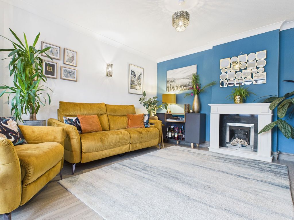 Property photo 2 of 30 Lounge