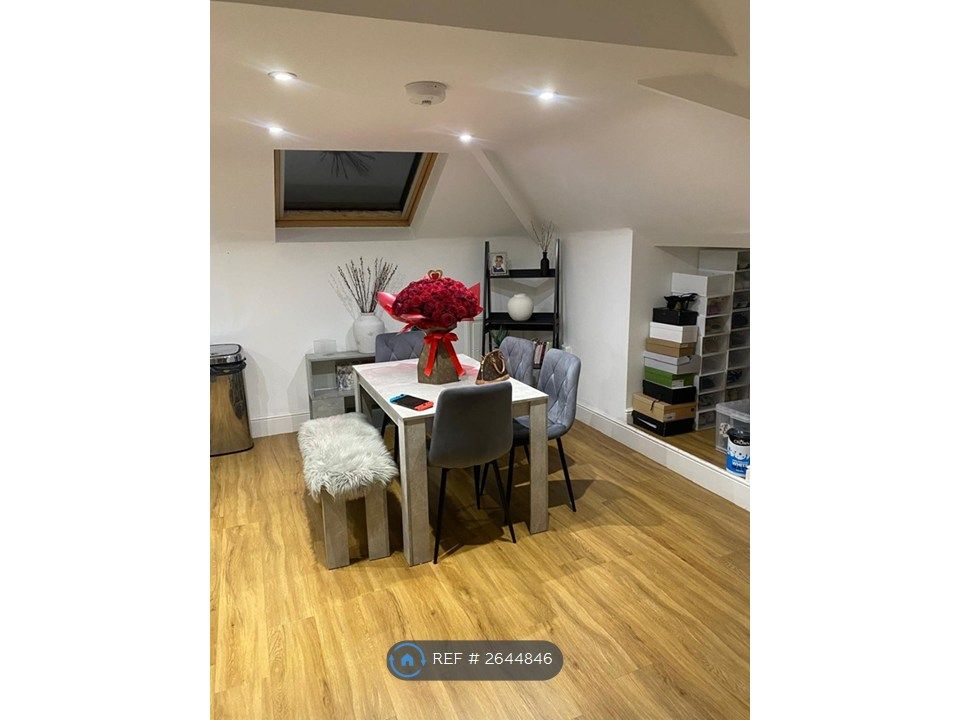 Property photo 1 of 12 Breakfast Table