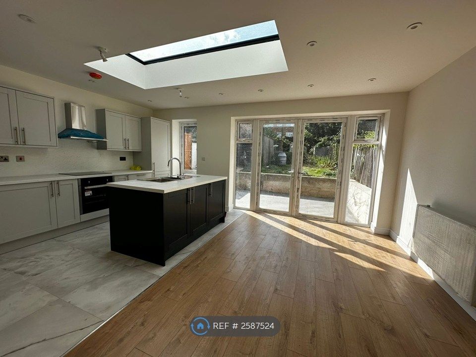 Property photo 1 of 33