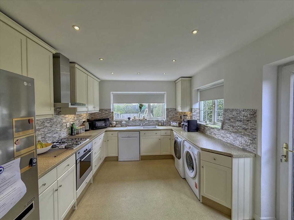 Additional image 10 of 4 bed detached house for saleThe Close, Frinton On Sea CO13